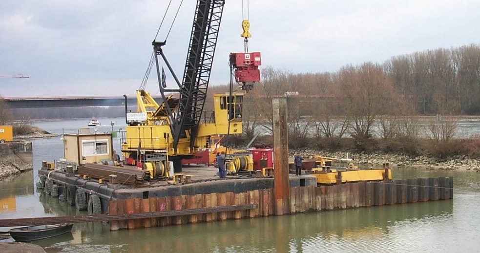 floating crane for sale